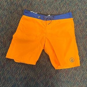 Men’s Volcom shorts size 38